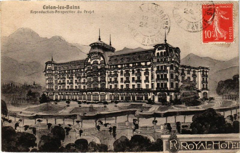 Carte postale ancienne Evian-les-Bains - Royal-Hotel à Évian-les-Bains