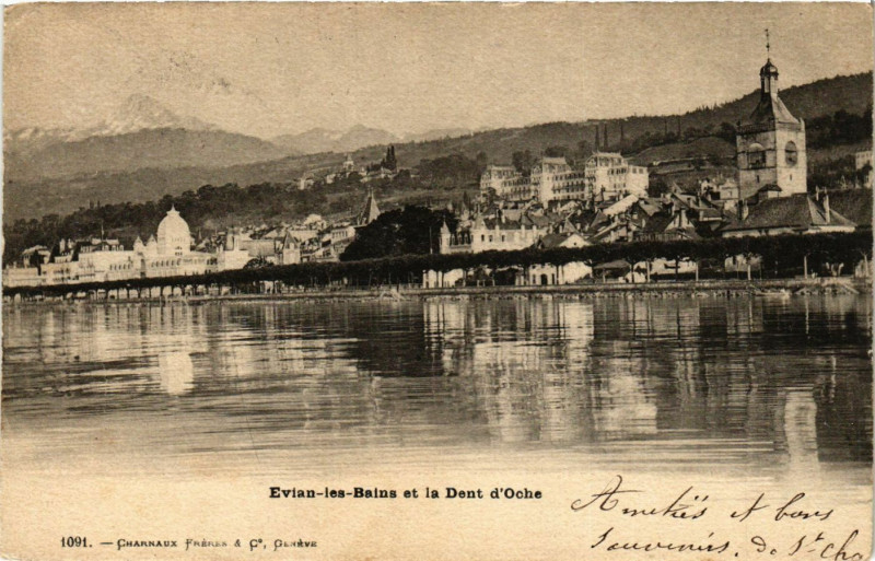 Carte postale ancienne Evian-les-Bains et la Dent d'Oche à Évian-les-Bains