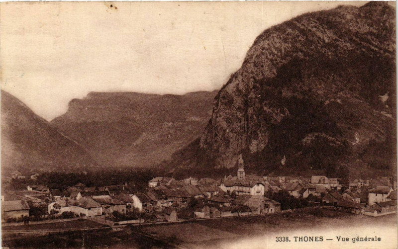Carte postale ancienne Thones - Vue générale à Thônes