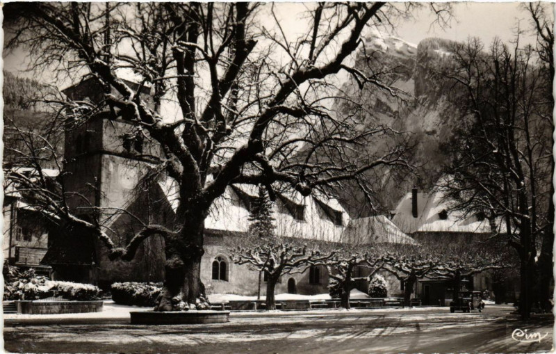 Carte postale ancienne Samoens - L'Eglise à Samoëns