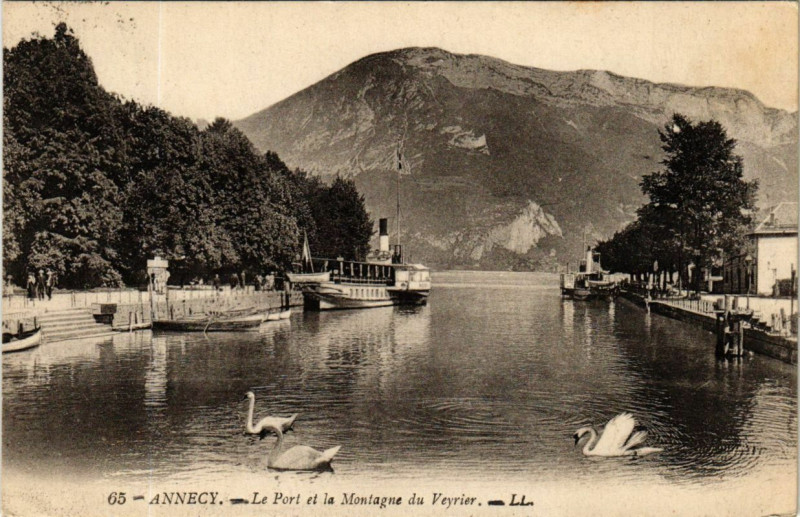 Carte postale ancienne Annecy - Le Port et la Montagne du Vexrier à Annecy