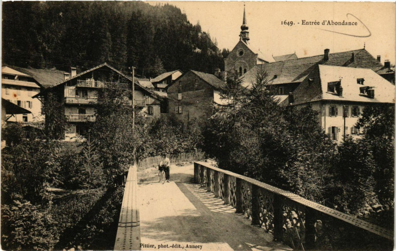 Carte postale ancienne Entrée d'Abondance à Abondance