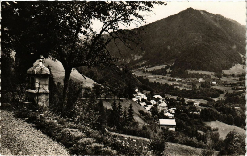 Carte postale ancienne Le Biot - Vue générale prise du Petit Oratoire au Biot