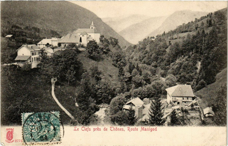 Carte postale ancienne Le Clefs de Thones Route Manigod à Thônes
