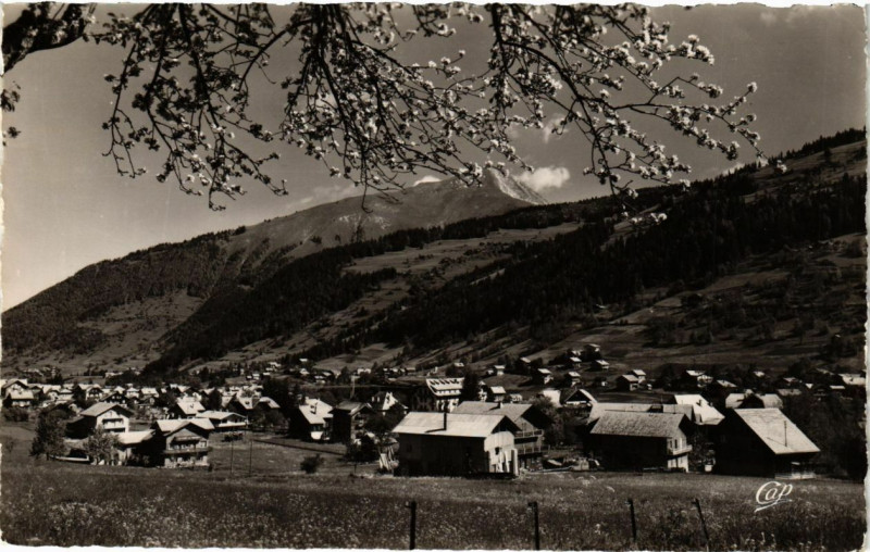 Carte postale ancienne Morzine alt 1000m - Vue générale à Morzine