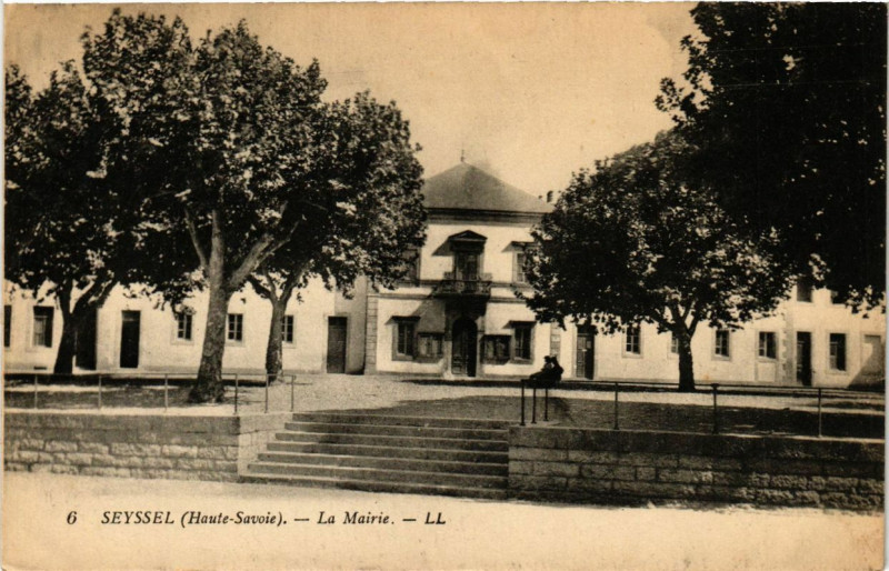 Carte postale ancienne Seyssel - La Mairie à Seyssel