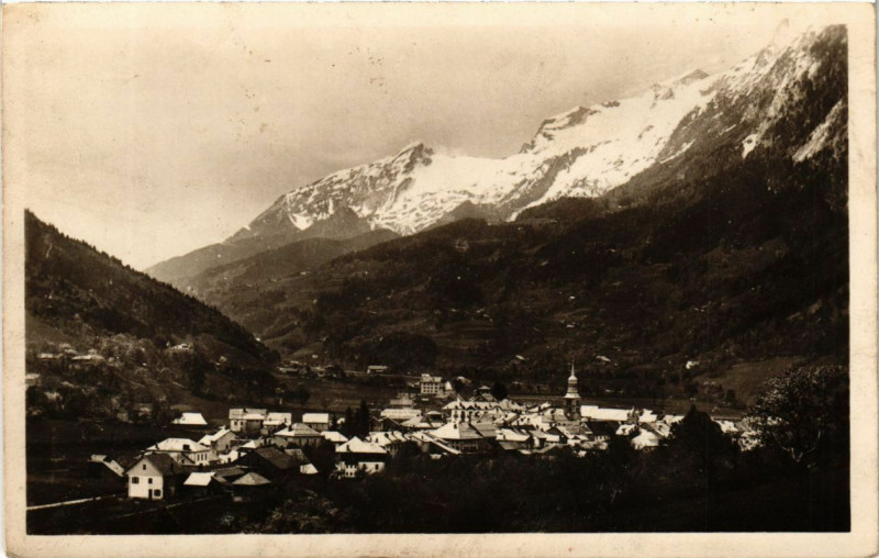 Carte postale ancienne Thones et la Lournette (alt.2867 m) à Thônes