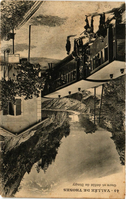 Carte postale ancienne VALLée De Thones - Gare et defile de Dingy à Thônes