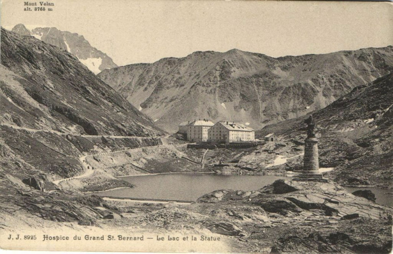 Carte postale ancienne Hospice du Grand Saint-Bernard - Le Lac et la Statue