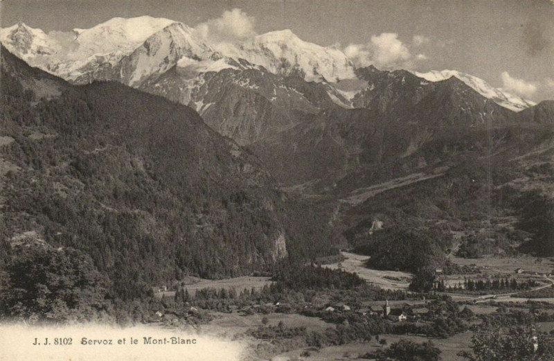 Carte postale ancienne Servoz et le Mont-Blanc à Servoz