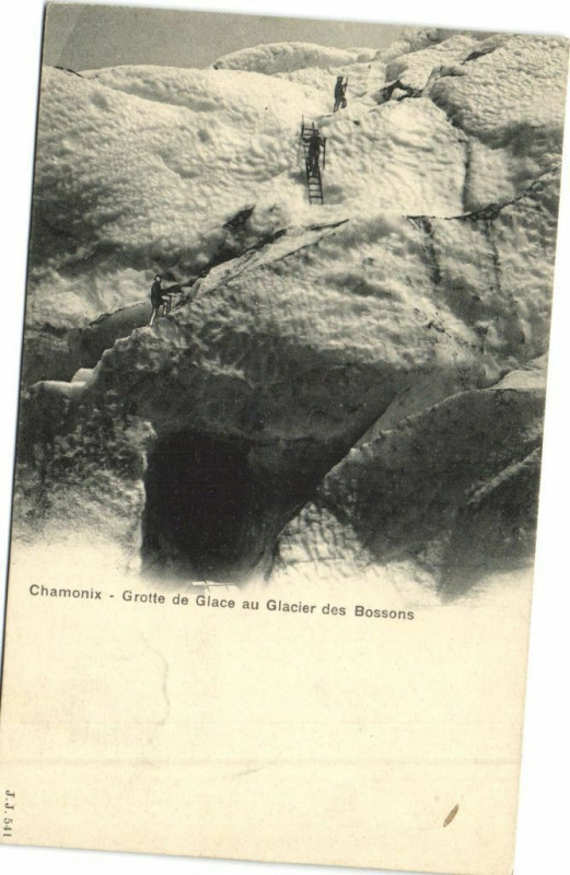 Carte postale ancienne Chamonix - Grotte de Glace au Glacier des Bossons