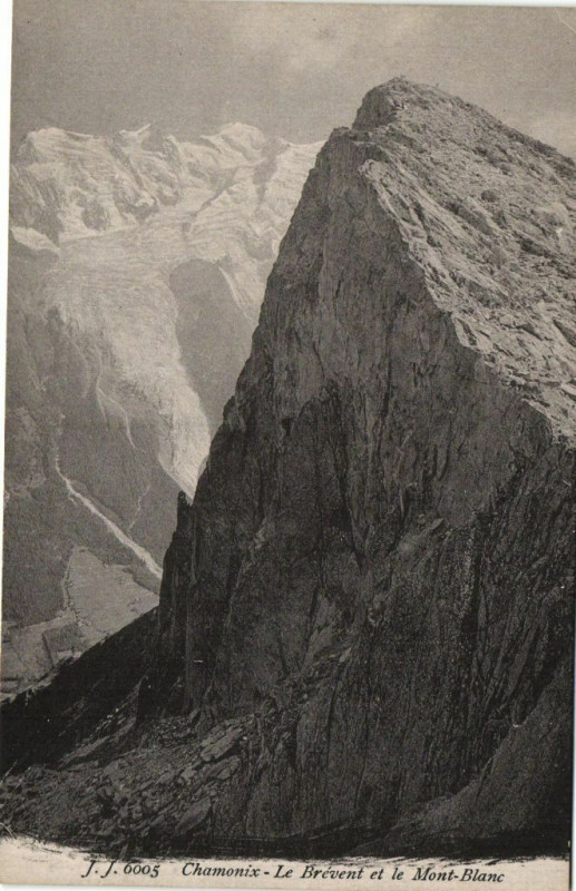 Carte postale ancienne Chamonix - Le Brevent et le Mont-Blanc