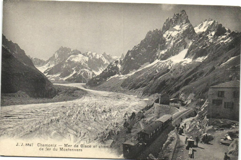 Carte postale ancienne Chamonix - Mer de Glace et chers in de fer du Montenvers à Vers