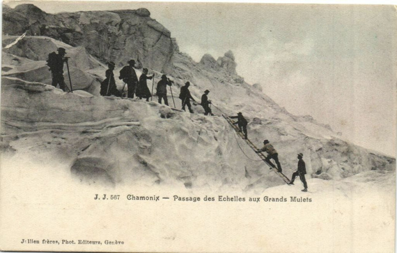 Carte postale ancienne Chamonix - Passage des Echelles aux Grands Mulets
