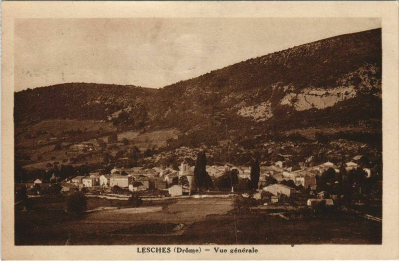 Carte postale ancienne Lesches Vue Generale France