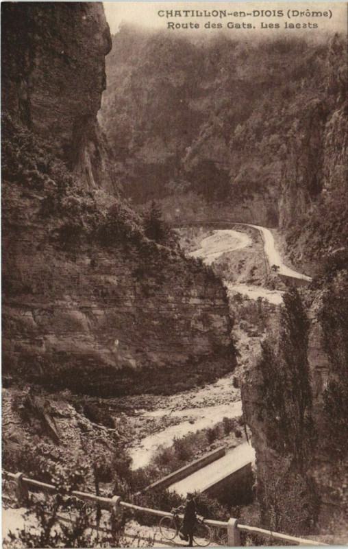 Carte postale ancienne Chatillon en Diois Route des Gats France
