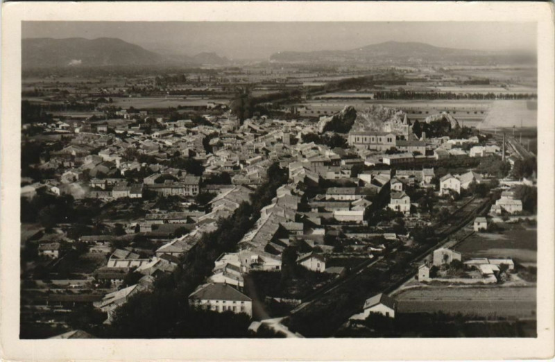 Carte postale ancienne Pierrelatte La ville vue d'avion France à Pierrelatte