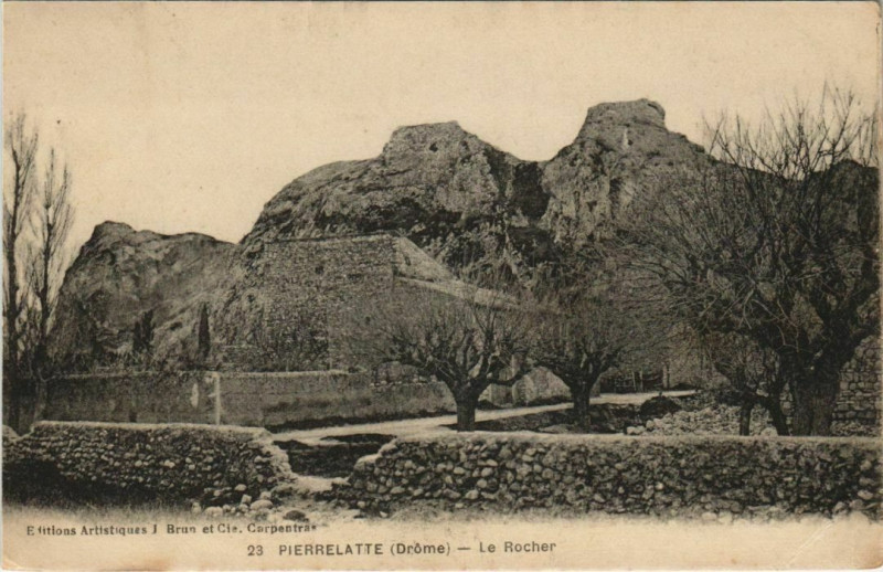 Carte postale ancienne Pierrelatte Le Rocher France à Pierrelatte