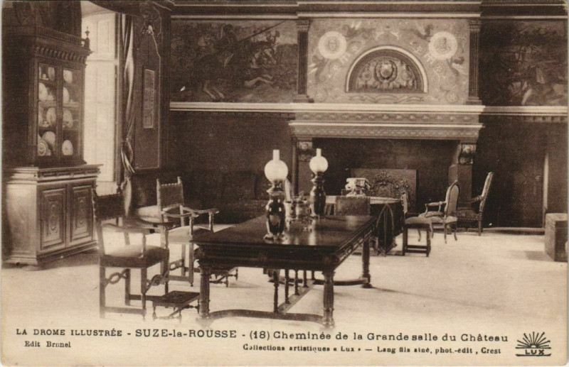 Carte postale ancienne Suze la Rousse Cheminee de la Grande salle France à Suze