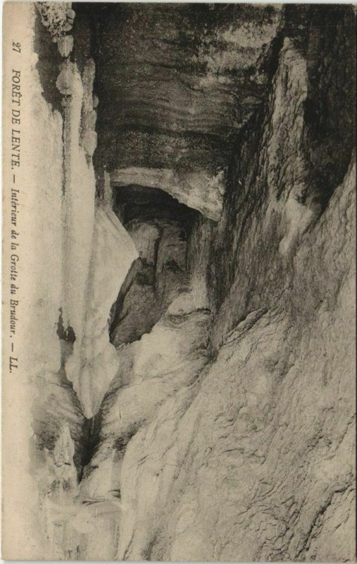 Carte postale ancienne Foret de Lente Interieur de la Grotte du Brudour France