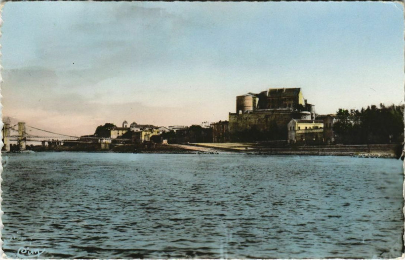 Carte postale ancienne Tain Le Chateau de Tournon France