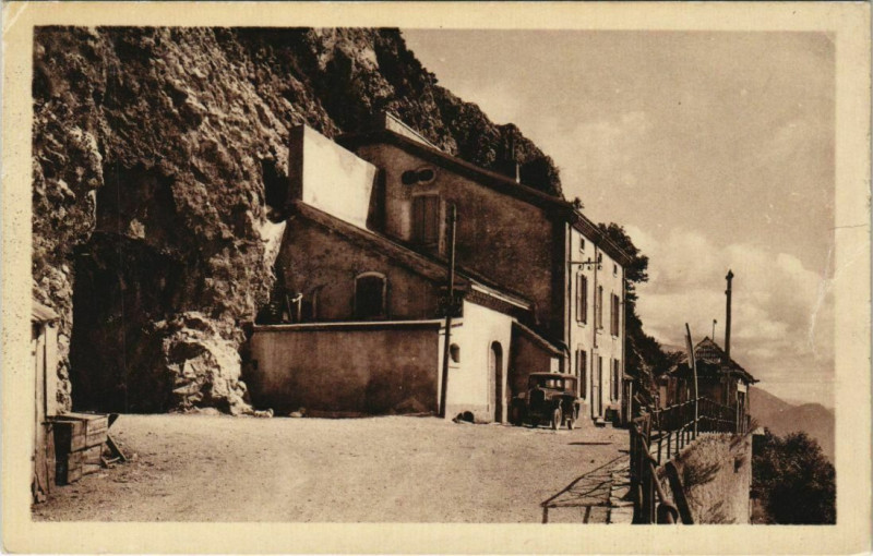 Carte postale ancienne Env de Die Le tunnel et le refuge France à Die