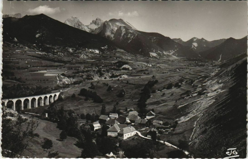Carte postale ancienne Lus La Croix Haute Hameau des Fauries France à Lus-la-Croix-Haute