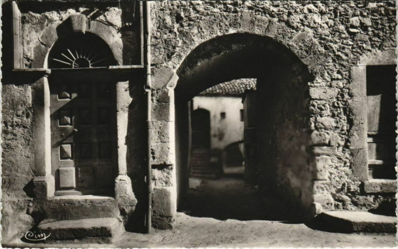 Carte postale ancienne Chatillon en Diois Le Quartie des Rostangs France
