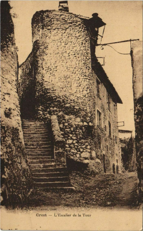 Carte postale ancienne Crest Escalier de la Tour France à Crest