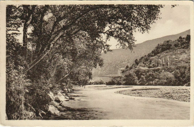 Carte postale ancienne Nyons Les bords de l'Aygues France à Nyons
