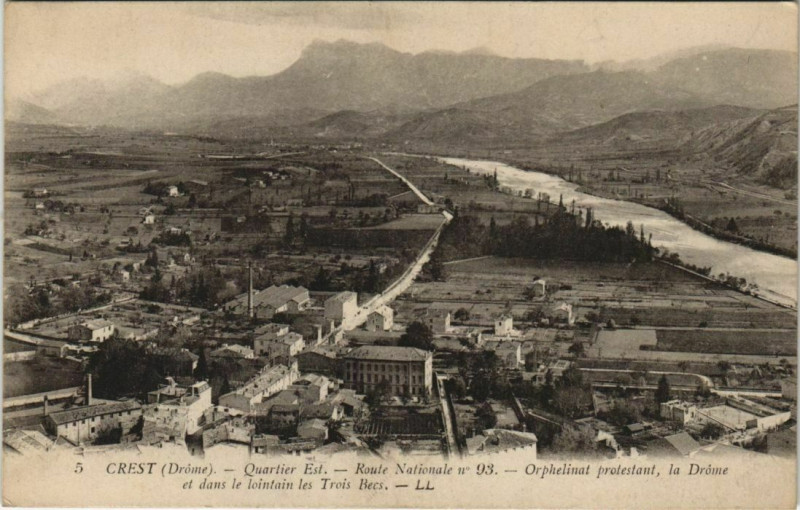 Carte postale ancienne Crest Quartier Est France à Crest