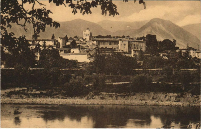 Carte postale ancienne Die vue generale et la Drome France à Die