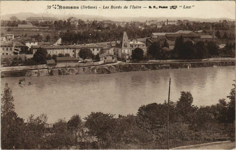 Carte postale ancienne Romans Les Bords de l'Isere France