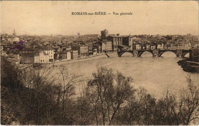 Carte postale ancienne Romans vue generale France