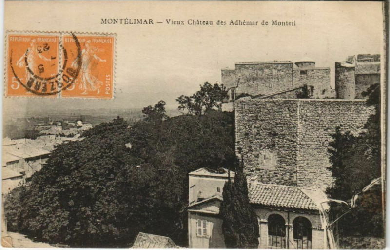 Carte postale ancienne Montelimar Le Chateau de M.Loubet et le parc France à Montélimar