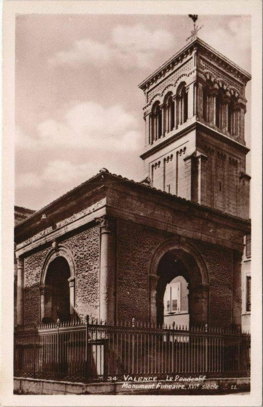 Carte postale ancienne Valence Le Pendentif France à Valence