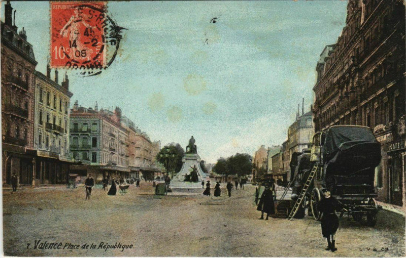 Carte postale ancienne Valence Place de la Republique France à Valence
