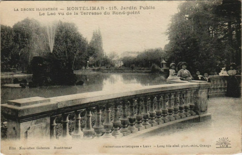 Carte postale ancienne Montelimar Jardin Public ,Le Lac France à Montélimar