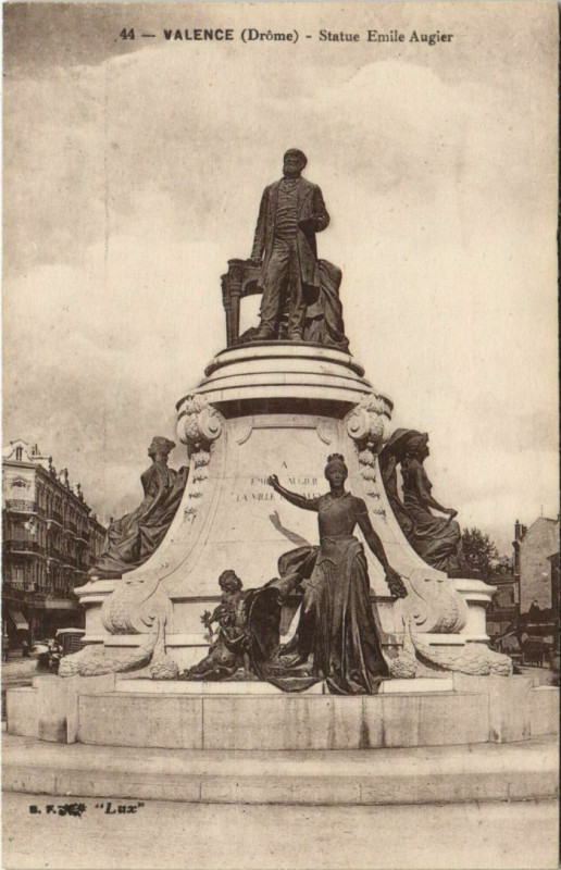 Carte postale ancienne Valence Statue Emile Augier France à Valence
