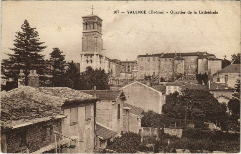 Carte postale ancienne Valence Quartier de la Cathedrale France à Valence