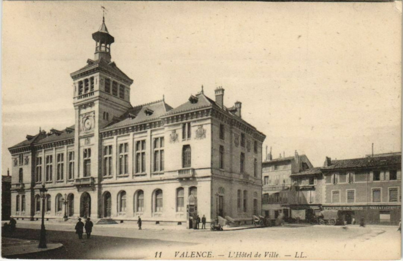 Carte postale ancienne Valence Hotel de Ville France à Valence