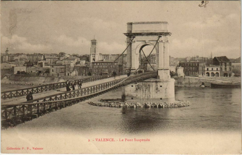 Carte postale ancienne Valence Pont Suspendu France à Valence