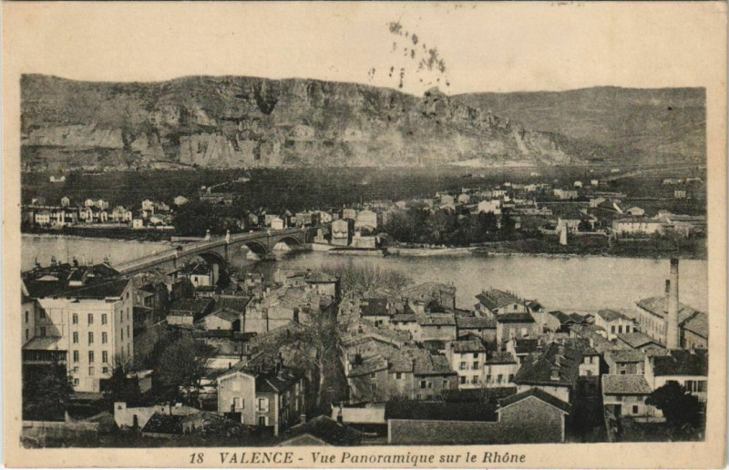 Carte postale ancienne Valence vue panoramique sur le Rhone France à Valence