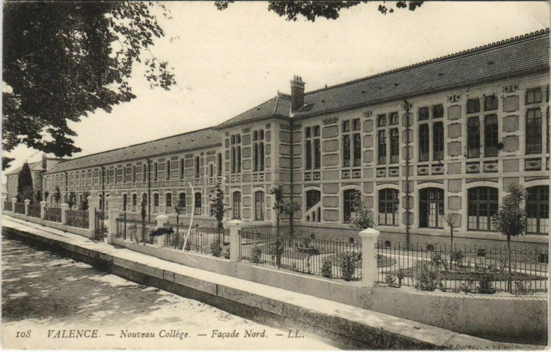 Carte postale ancienne Valence Nouveau College France à Valence