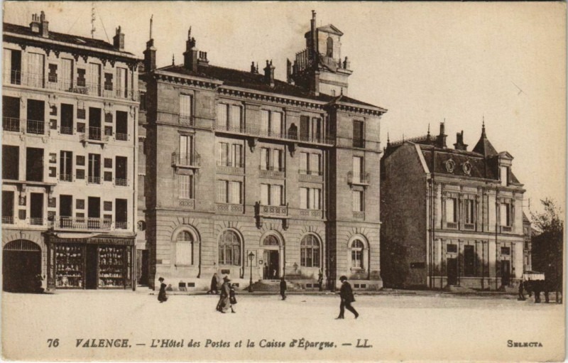 Carte postale ancienne Valence Hotel des Postes et la Caisse d'Epargne France à Valence