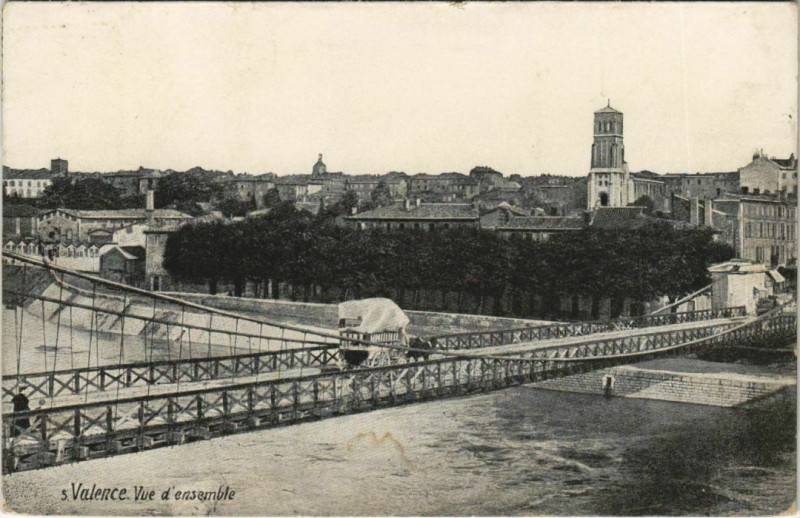 Carte postale ancienne Valence vue d'ensemble France à Valence