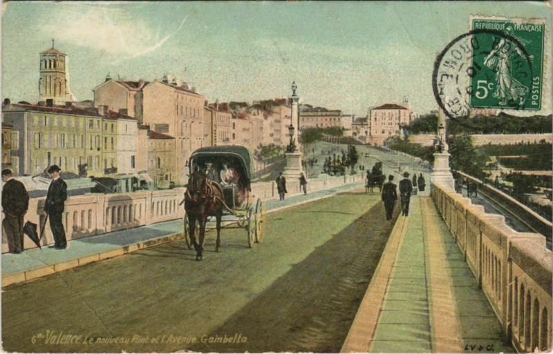 Carte postale ancienne Valence Nouveau Pont et Avenue Gambetta France à Valence