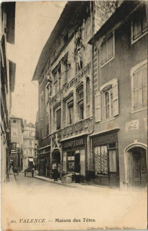 Carte postale ancienne Valence Maison des Tetes France à Valence