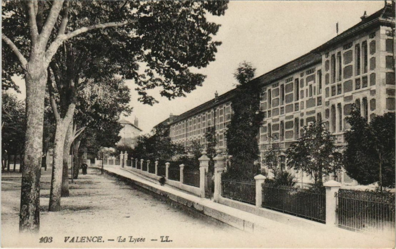Carte postale ancienne Valence Le Lycee France à Valence