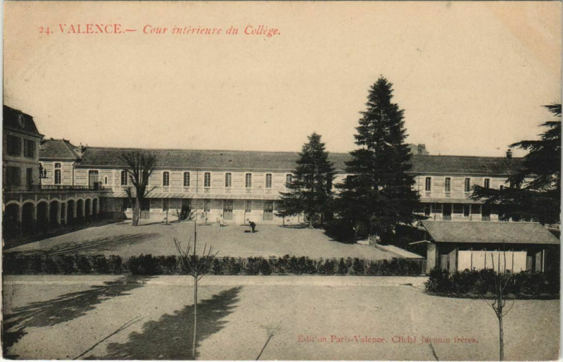 Carte postale ancienne Valence Cour interieure du College France à Valence